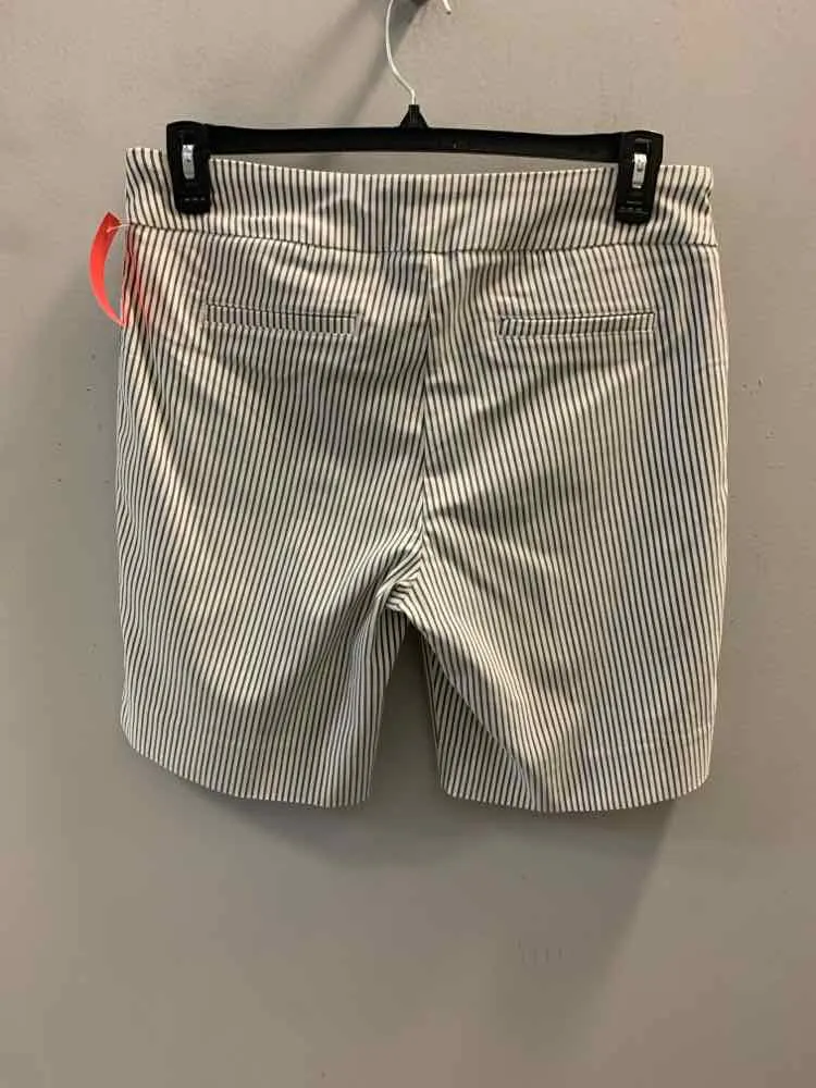 Size L HILARY RADLEY BOTTOMS WHT/GRAY Pinstripe BERMUDA Shorts